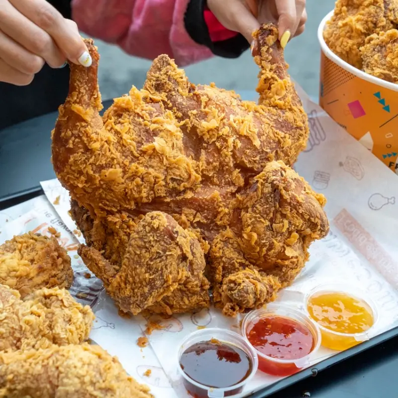 宜蘭必吃 咔必娜就是炸雞漢堡｜超juicy「爆汁炸全雞」外酥內嫩重量級登場～ · 算命的說我很愛吃