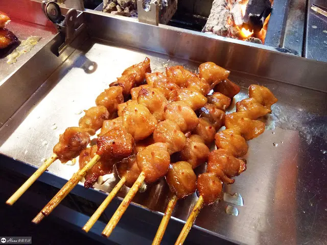 【高雄左營】廣林碳烤 | 瑞豐夜市必吃隱藏美食 滾筒碳烤用心照顧不易焦 好吃夠味香氣十足! 
