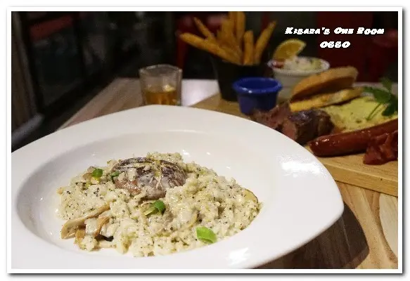 新店美食．和狗狗一同度過美味的悠閒時光──OSSO美式餐廳              