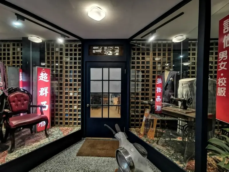 跳躍的宅男 - [花蓮美食]痣男&巢女美學部-美味滷肉飯大推薦 環境質感好又舒服  超群西服以另一種方式延續西服文化