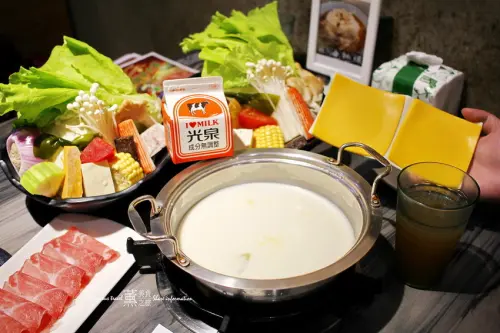 台中宵夜火鍋：川閣蜆鍋│平價小火鍋黃金蜆鍋$288，滿滿的蜆+蒜頭，好喝又營養滿分；台中排隊美食推薦