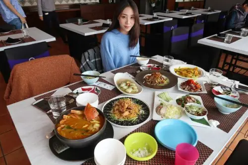 【食紀】高雄50樓美景浪漫約會（๑♜д♜）融‧中式‧新作！！高貴價格卻不貴（內含影片／高CP值／菜單目錄）