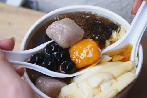 走文青風口味不錯的豆花 還有超Q的店狗哦-本願豆花店@捷運西門站@西本願寺