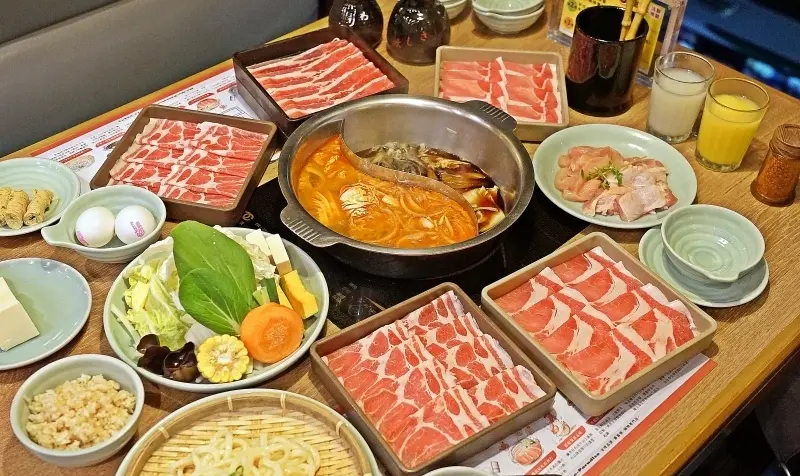 跳躍的宅男 - [忠孝復興吃到飽美食]Mo-Mo-Paradise鍋物專賣店 壽喜燒  和風辛味噌鍋 帶皮雞肉深得我心 台北98牧場 大安區美食