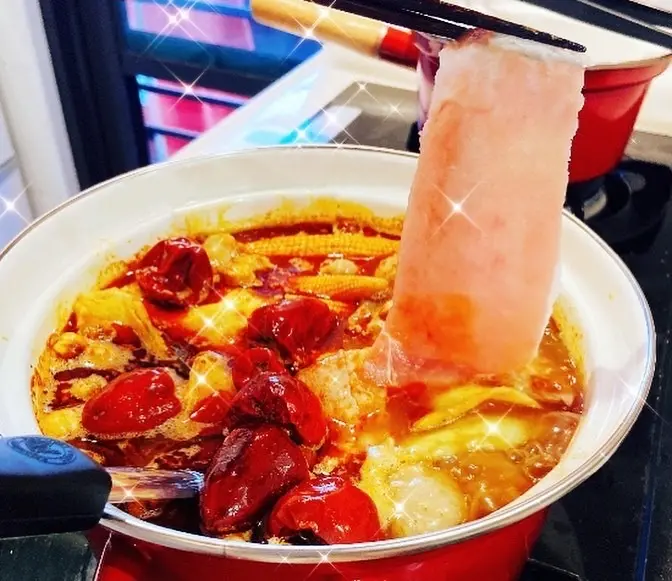 ＜艾料理＞黑豚界的HW鑽石之王，媲美日本和牛等級，日本鹿兒島同源的盤克夏黑豚豬！大成食品桐德黑豚X青花驕火鍋外帶吃起來!