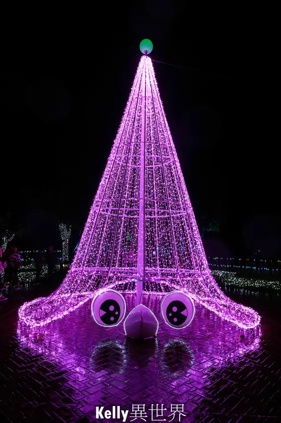 |宜蘭景點 宜蘭夢幻耶誕村 宜蘭縣政府中央公園耶誕燈光SHOW 不論白天夜晚都充滿著濃厚的耶誕氛圍|