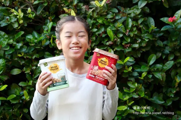 【網路熱銷零食】Magi Planet星球工坊爆米花-團購霸主雙聯名款（快車肉乾香脆肉紙爆米花+歐可茶葉真奶茶爆米花）。超強邪惡人氣組合的香脆爆米花，是看電影追劇少不了的涮嘴點心！