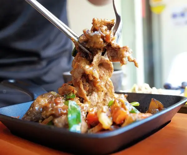 【竹北平價美食】光聆廚房.多年飯店廚藝師傅.不用花大錢就可以吃美食饗宴.竹北光明商圈.