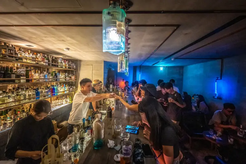 【台北信義安和∥台灣最狂琴酒吧】SideBar提供400款琴酒讓你選擇