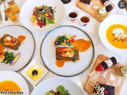  台中歌劇院好樣VVG花現聖誕，宛如嘉年華盛宴，逛市集、挑聖誕禮物、吃聖誕大餐，都在好樣聖誕活動～        
      