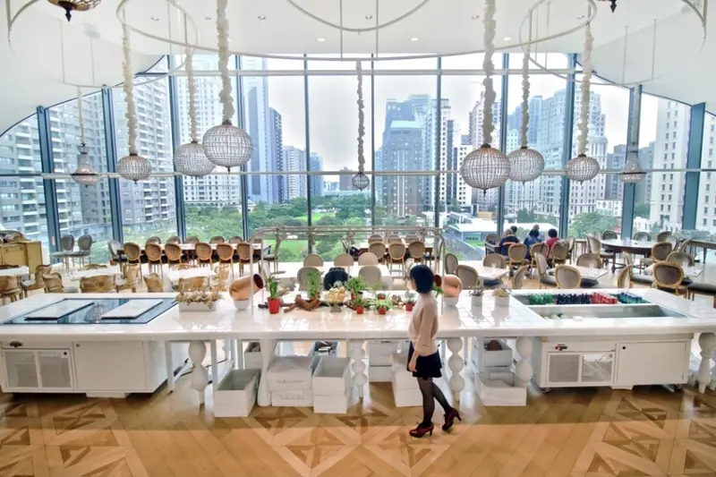 好樣VVG臺中國家歌劇院》聖誕節就該這樣過 好樣VVG臺中國家歌劇院12/23的聖誕限定套餐 來到環境美氣氛佳享用美味聖誕大餐 【旅人狂潮@艾倫的玩拍札記】