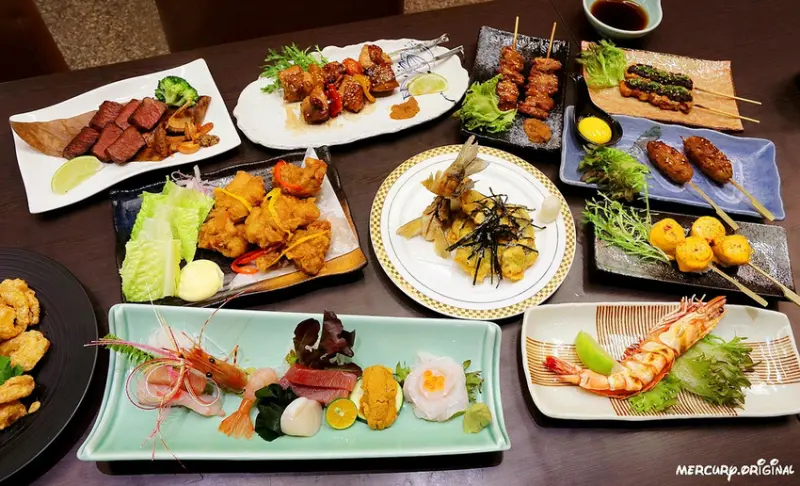 台中居酒屋良津日本料理，平價串燒30元起，生魚片燒烤鍋物選擇多，暢飲生啤清酒！宵夜小酌深夜食堂