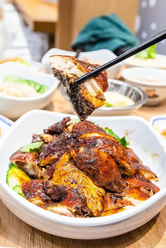 【台中美食】海記醬油雞飯.新加坡六十年老店，海外一號店