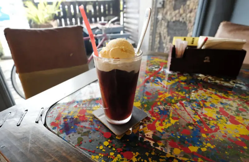 台中后里│伊德咖啡-很有自己特色的后里咖啡館 - 藍色起士的美食主義