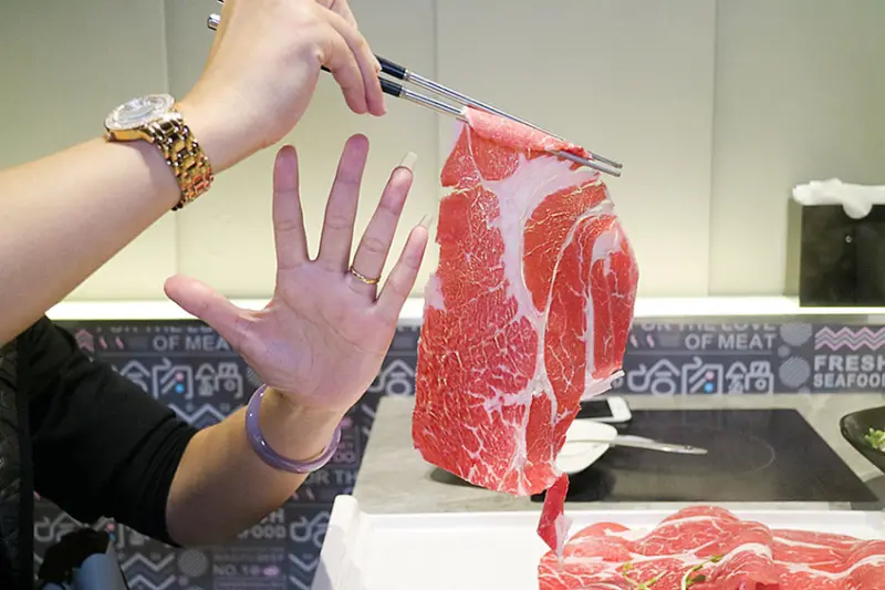 【高雄火鍋】好肉鍋物火鍋大盤肉 家樂福愛河店 平價聚餐推薦 哈肉鍋