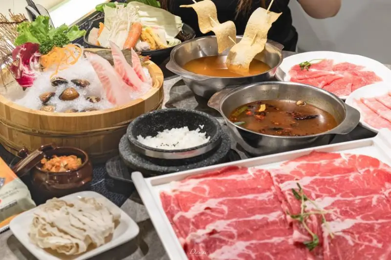 高雄三民｜哈肉鍋-哈肉鍋-不只是大肉盤，還有無限量供應的吃到飽自助吧任你吃