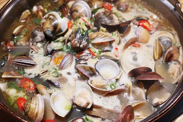台北火鍋吃到飽.火鍋殿.滿滿蛤蜊卜卜鍋.和牛 海鮮 啤酒無限供應