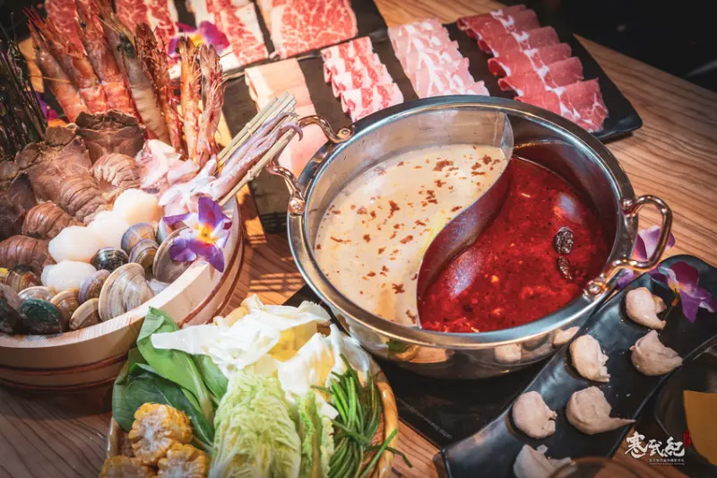 【中肯‧食記】火鍋殿‧捷運忠孝敦化站｜超澎湃海鮮和牛吃到飽‧冬天吃鍋必來火鍋殿‧549 749豪華食材火鍋吃到飽！