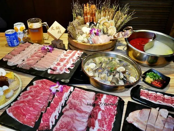 【台北吃到飽】火鍋殿 #蛤蠣卜卜鍋 #澎湖無毒六班刺河豚 #戰車龍蝦 #和牛 #伊比利豬 吃到飽 #生啤無限暢飲