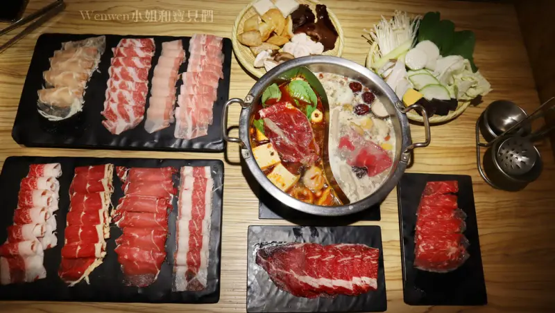 ❤台北東區火鍋吃到飽推薦【火鍋殿】戰車龍蝦.頂級和牛吃到飽。蛤蜊卜卜鍋超鮮甜。吃到痛風也甘願!