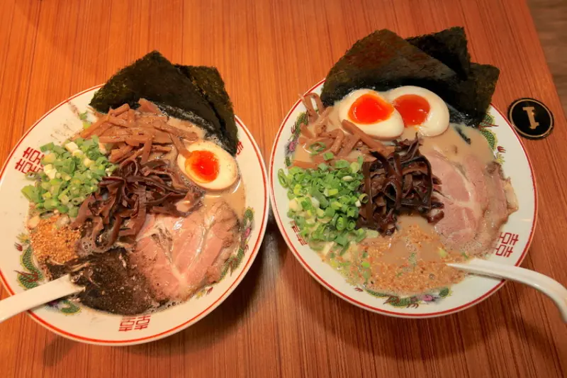 吃。高雄｜苓雅區。文化中心附近美食，很有水準的日式拉麵，整體餐點CP值偏高「瀧澤軒食堂-拉麵屋」。