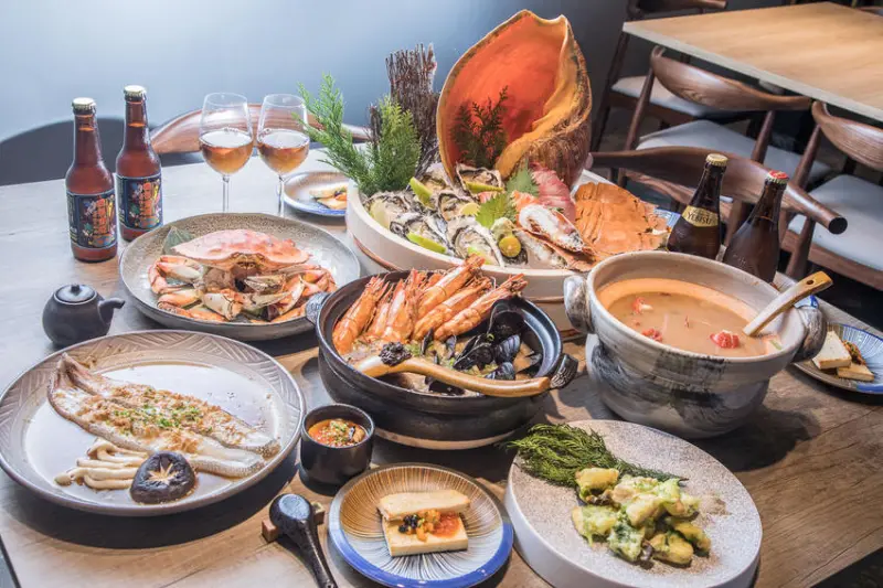 [新竹東區]新竹CP值最高！生猛海鮮輪番上，超豪華海鮮無菜單料理！誠食館-創食堂 - 大手牽小手。玩樂趣