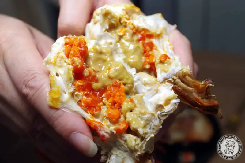 還找不到看煙火的地方嗎？跨年煙火最佳地點．海鮮控必吃爆漿A級嚴選沙母．就在信義區新光三越A9六樓．Chambistro 享．香檳海鮮餐酒館