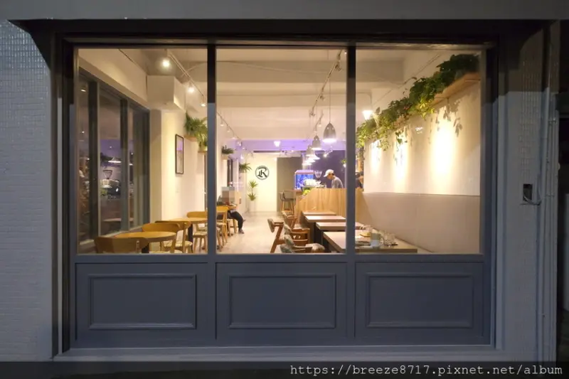 Rebirth Coffee 瑞帛咖啡｜沉穩溫暖咖啡館 【台北市】