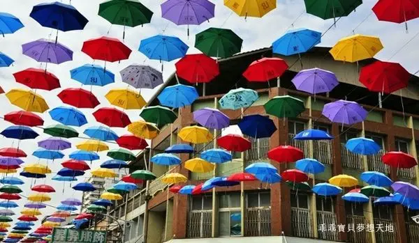 【三民 / 活動】 後驛商圈 - 驛起傘耀。傘街藝術。美拍景點