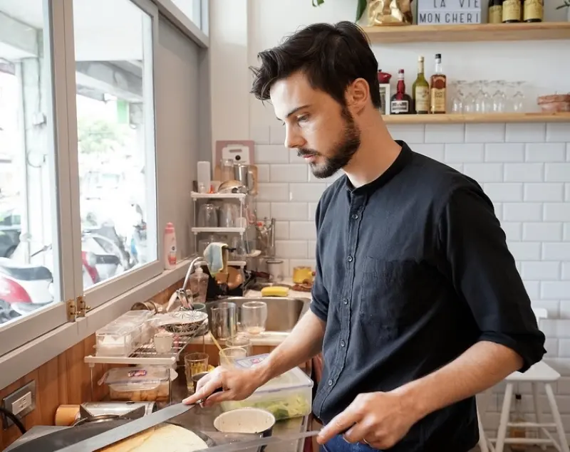 跳躍的宅男 - [花蓮美食]OH LA LA法式薄餅家常菜-來自巴黎高顏值法國老闆，除了甜食之外 還有法國家常菜可以吃唷 環境典雅又舒服 花蓮約會餐廳推薦