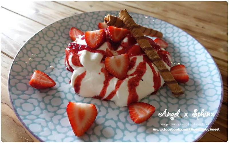 「墾丁恆春」來賭一下放養貓店長淺嚐草莓少女滋味 ❤ 野草商號WildTrack Studio