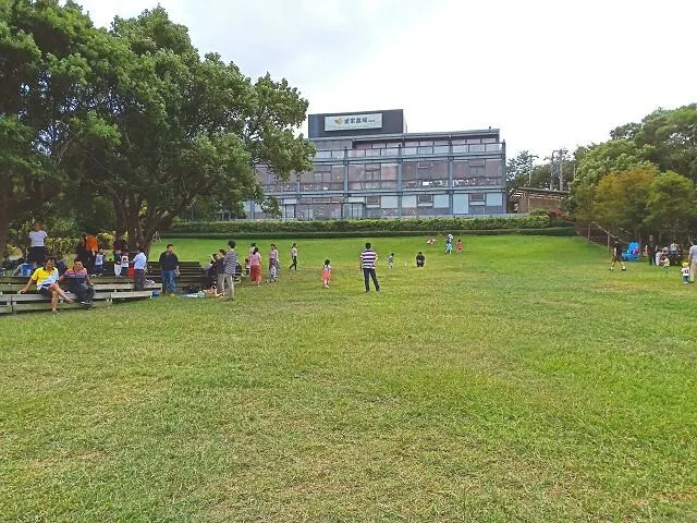 愛家農場~~新竹市親子景觀餐廳．用餐環境舒適寬敞．擁有廣大戶外親子遊憩空間