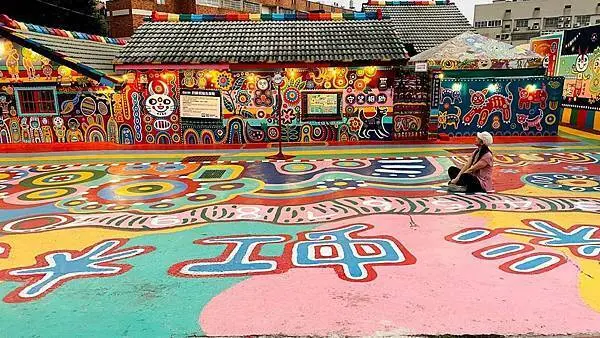 台中必去景點│望高寮觀景平台│台中版函館百萬夜景│彩虹眷村│彩虹溜滑梯│2021台中IG超夯打卡景點