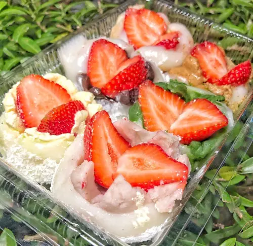 【 台南 ‧ 東區 】冬季限定的阿Q麻糬草莓花盛開了 飽滿紮實的草莓大福 共有8種口味任選任搭