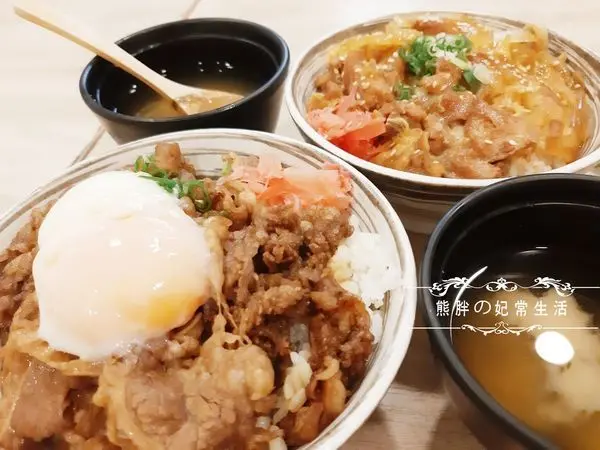 【台中豐原】丸樂直火燒肉丼，雪花牛軟嫩不柴不死鹹，半熟溫泉蛋嫩嫩滑滑......