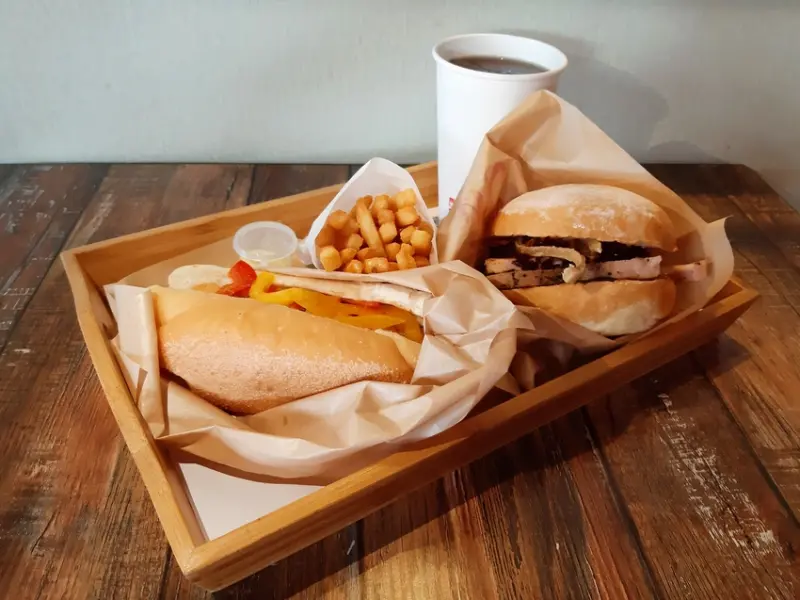 【台北市萬華區 / 丹麥美食 / 捷運西門站】 捷運西門 丹麥美食 Tulip Timeout 丹麥熱狗堡