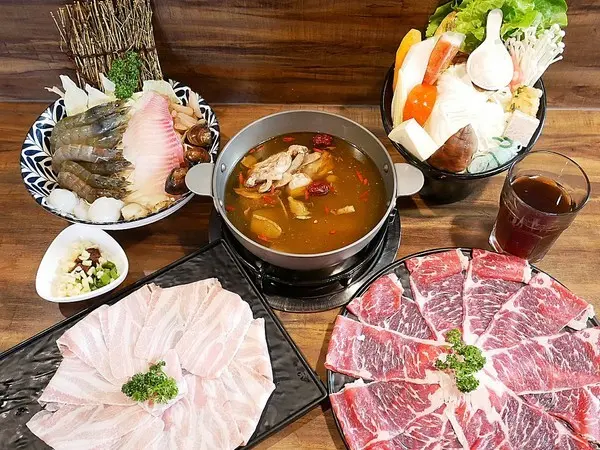 沐喜鍋物食堂-台中北屯區火鍋  蝴蝶橋旁精緻鍋物  近大坑  好適合爬完山立刻來補充熱量              