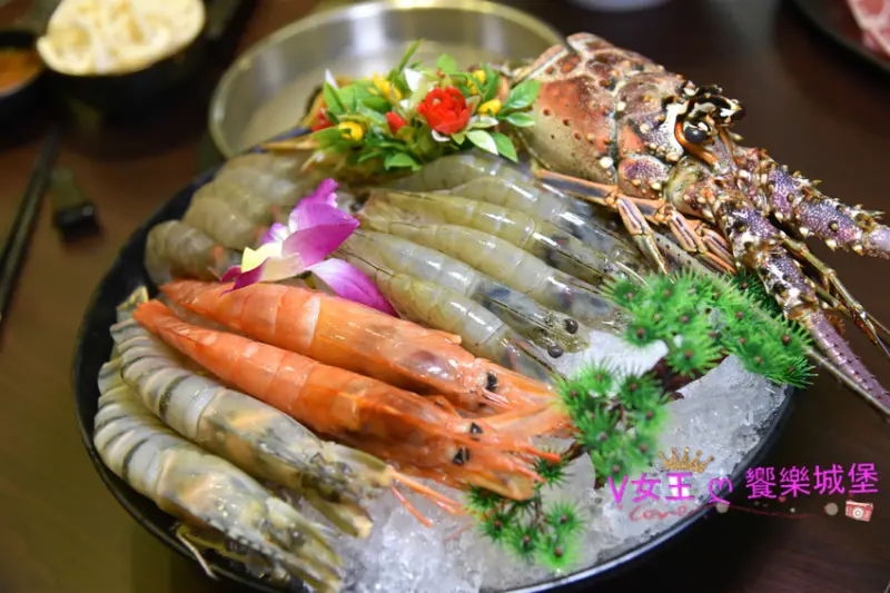 【板橋後站美食】化饈火鍋《原肉、海鮮、時蔬 專賣》~來喔，快來化饈 喊燒 !愛吃火鍋的一家人，把對火鍋的愛變成嚴選食材的龜毛，要跟大家一起分享火鍋的美味珍饈。。。(文末有好康!!)