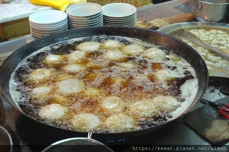肉圓包白菜魯 淡水在地人推薦的好口味-財福號淡水大肉圓@捷運淡水站@淡水龍山寺