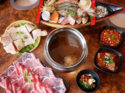 極尚品麻辣涮涮鍋-台北北投涮涮鍋  士林尚品火鍋新風貌  豪華海陸雙拼最實惠              