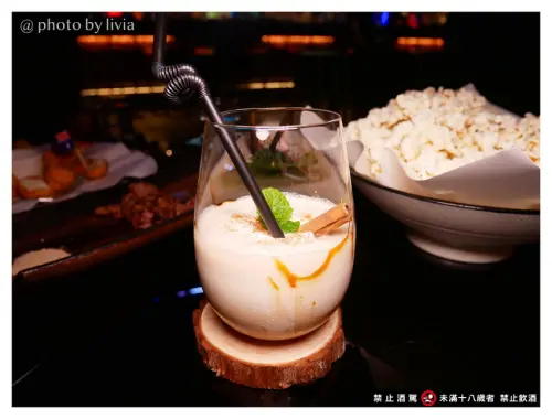 【台北酒吧】台北中山區 捷運中山站 轉角酒吧 La Esquina│喝點小酒聽個音樂 ❤跟著Livia享受人生❤