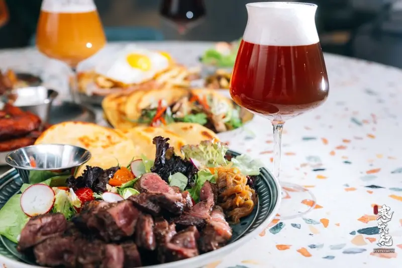 【中肯‧食記】棧酒食吧 SIP Gastro Taphouse．捷運劍南路站｜大直ATT超潮餐酒吧．Fusion異國酒食．風味精釀啤酒！