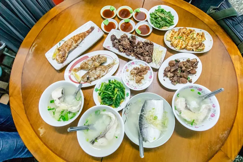 【嘉義美食】嘉義人的早餐三代同堂老店「阿文魚粥」加送三味果汁