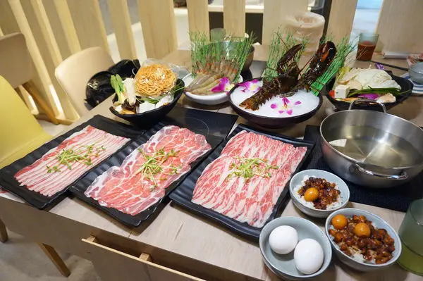 [新竹美食] Umi 火鍋海鮮水產直賣所-竹北區平價活體龍蝦x超新鮮火鍋/ 竹北美食推薦/ 竹北火鍋/ 竹北餐廳