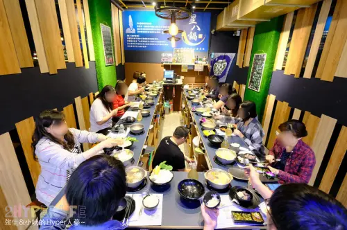 星八鍋 | 獨創炙燒鍋就在眼前炙燒給你看！帶點焦香的肉品下鍋後油脂香氣更美味啊～海陸雙拼鍋更是要挑戰胃容量極限！ @強生與小吠的Hyper人蔘~