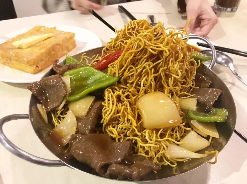 【茗香園冰室】捷運中山站｜道地港式料理、身邊充滿廣東話，好似身處在香港。