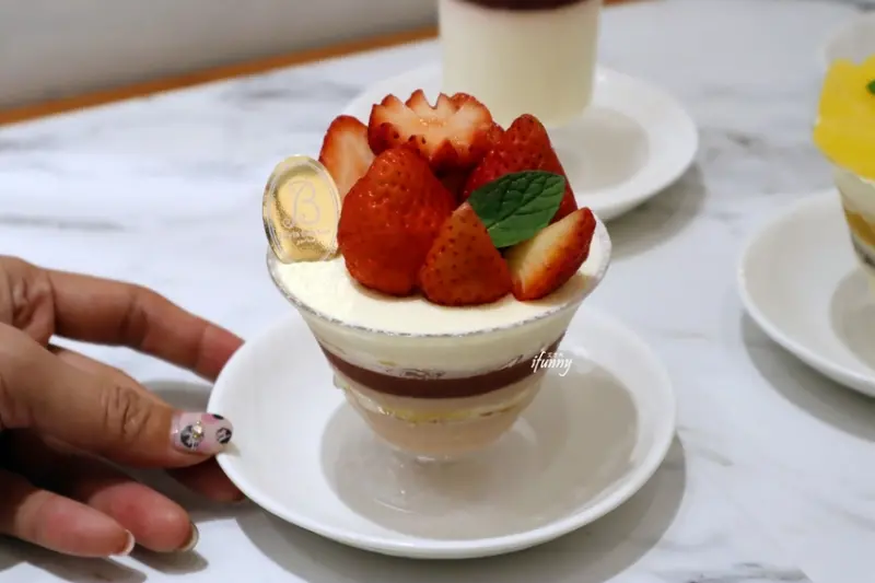 [台北101/世貿站]微風南山必吃夢幻甜點~la vie bonbon來自日本視覺系水果查佛蛋糕 - ifunny 艾方妮的遊樂場