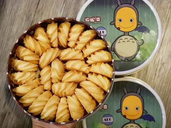 短腿ㄚ鹿 漢口店 - 台中超夯伴手禮  ㄚ鹿探頭說hello  漢口限定起司風味曲奇餅乾  太晚來可是吃不到