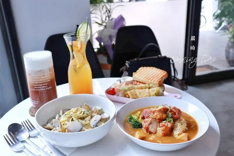 【新北美食】晨時，如同旅行伴隨著暖暖日光 /永安市場 /中和早午餐