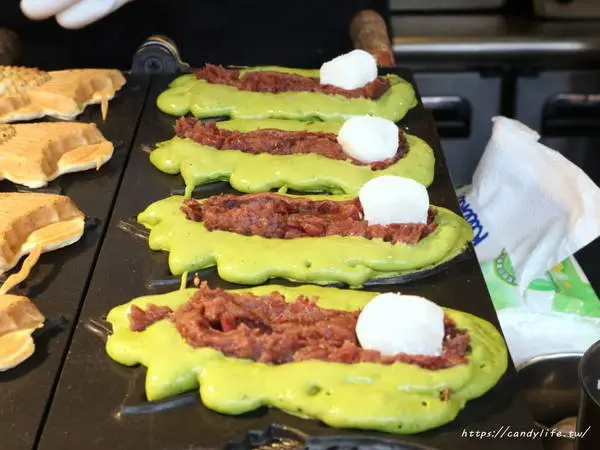 台中美食│鯛笑堂〃一中鯛魚燒推薦，現點現烤，餡多味美，老闆是正港的日本人唷～              